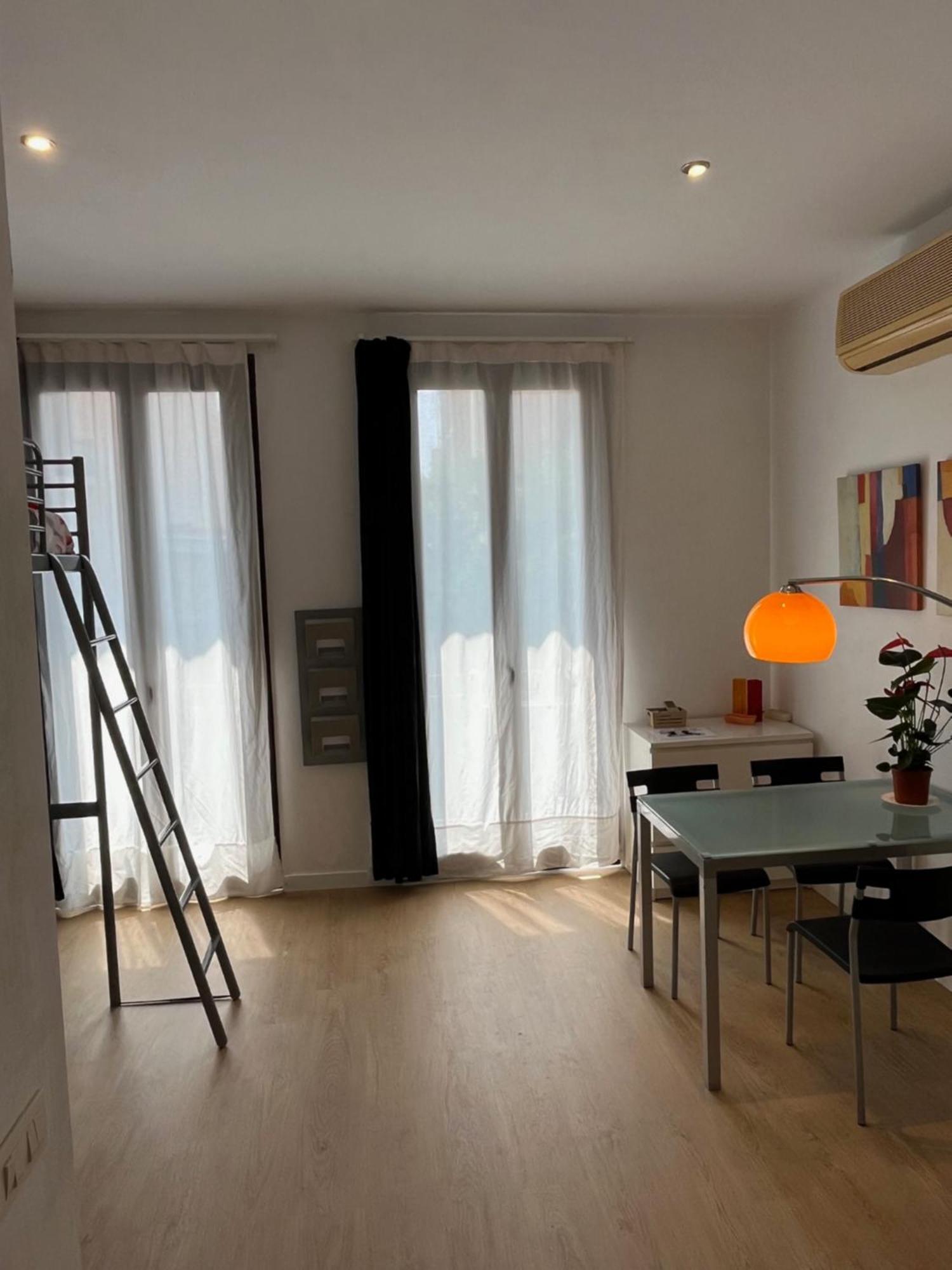 Studio By Sants Market Barcelona Bagian luar foto